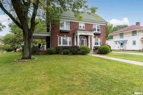 100 Peoria St, Lincoln, IL 62656