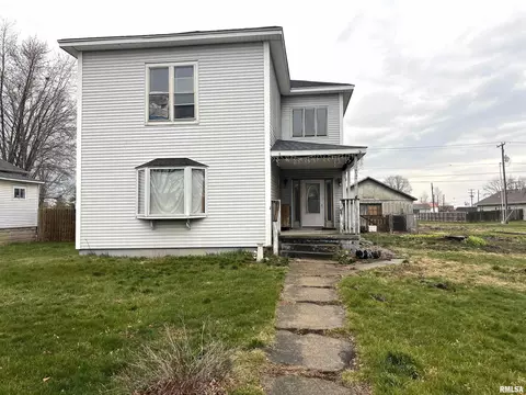 109 W Church St, Pleasant Plains, IL 62677