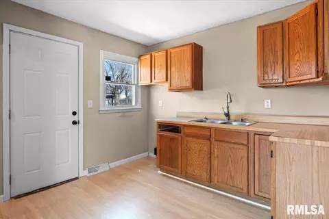 1604 S 16th St, Springfield, IL 62703 photo 7