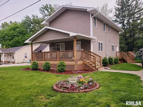 110 E Lincoln St, Roseville, IL 61473