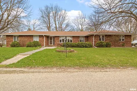6 Karen Ct, Atlanta, IL 61723