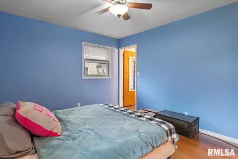 Bedroom - 231 Dickinson Rd, Springfield, IL 62704 photo 3 of 10