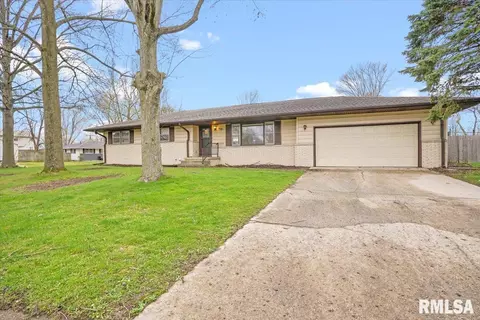 Exterior - 231 Dickinson Rd, Springfield, IL 62704 photo 2 of 7