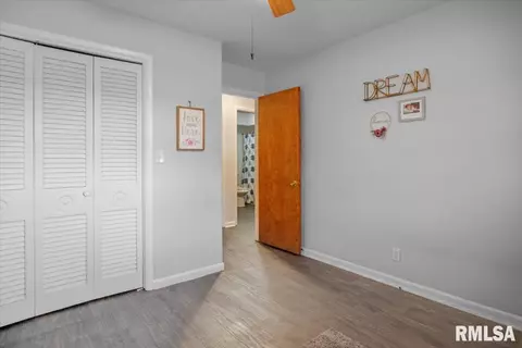 Bedroom - 231 Dickinson Rd, Springfield, IL 62704 photo 9 of 10