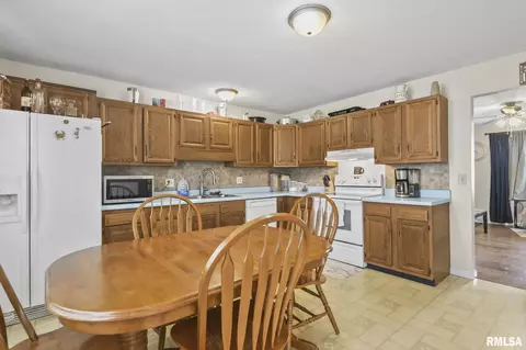 2142 Catalina Ln, Springfield, IL 62702 photo 8