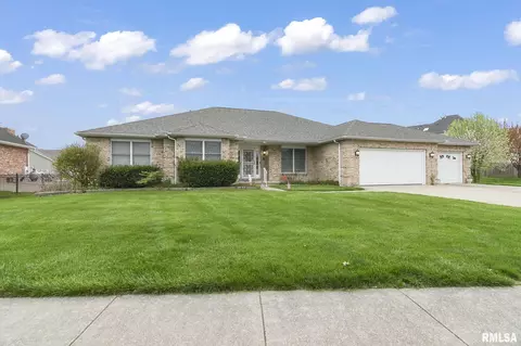 3009 Red Bud Ln, Springfield, IL 62712