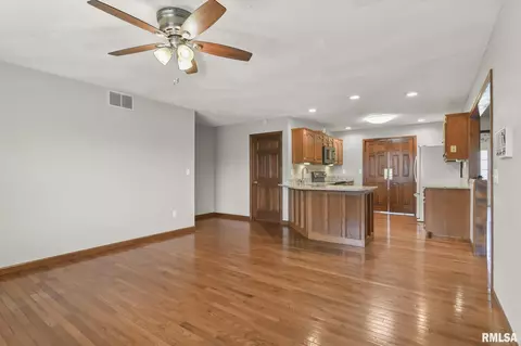 3009 Red Bud Ln, Springfield, IL 62712 photo 15
