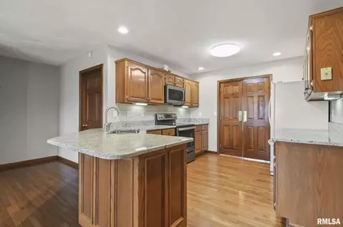 3009 Red Bud Ln, Springfield, IL 62712 photo 18