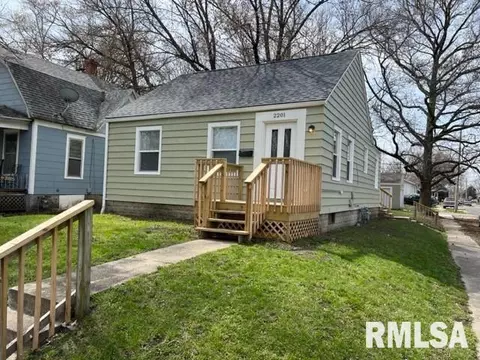 2201 S 12th St, Springfield, IL 62703