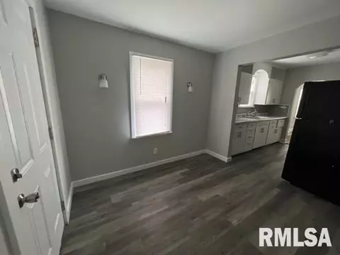 2201 S 12th St, Springfield, IL 62703 photo 14