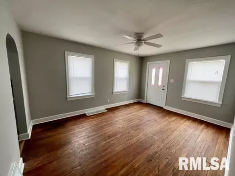 2201 S 12th St, Springfield, IL 62703 photo 4