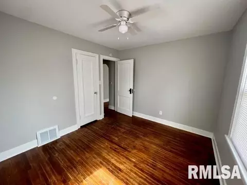 2201 S 12th St, Springfield, IL 62703 photo 9