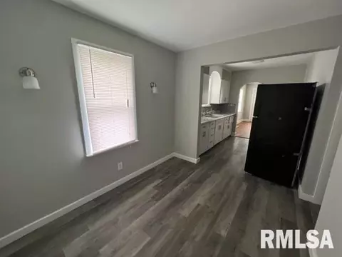2201 S 12th St, Springfield, IL 62703 photo 7
