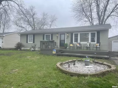 302 N Cedar St, Abingdon, IL 61410