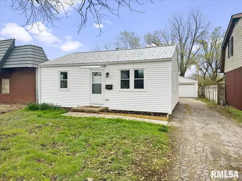 2716 S College St, Springfield, IL 62704