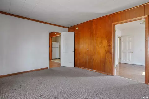 2137 E Monroe St, Springfield, IL 62703 photo 9