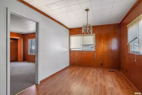 2137 E Monroe St, Springfield, IL 62703 photo 7