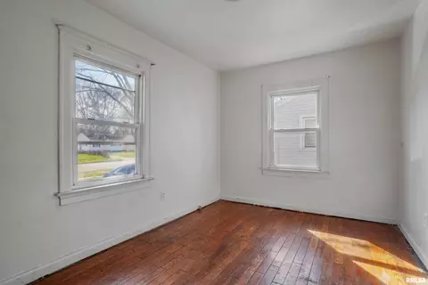 2137 E Monroe St, Springfield, IL 62703 photo 11