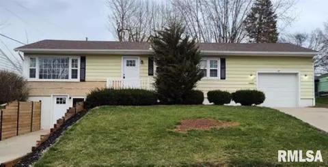 828 Shirlen Dr, Quincy, IL 62301