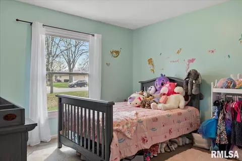 Bedroom - 30 Burning Tree Dr, Chatham, IL 62629 photo 4 of 7