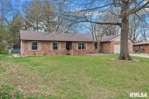 Exterior - 30 Burning Tree Dr, Chatham, IL 62629 photo 2 of 10