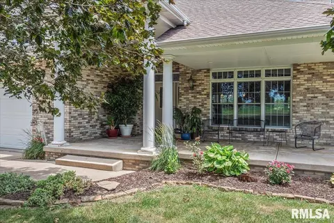 Exterior - 6505 Telstar Rd, Riverton, IL 62561 photo 2 of 13