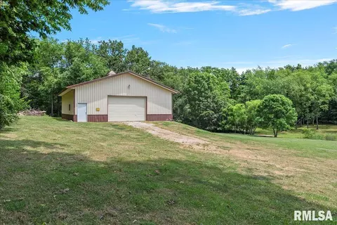 Exterior - 6505 Telstar Rd, Riverton, IL 62561 photo 7 of 13