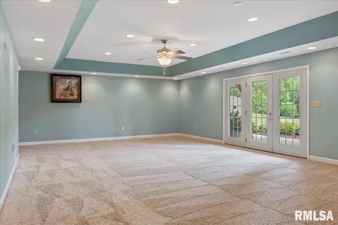 Living - 6505 Telstar Rd, Riverton, IL 62561 photo 4 of 4