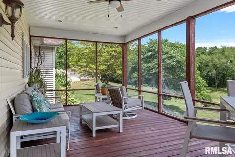 Exterior - 6505 Telstar Rd, Riverton, IL 62561 photo 3 of 13