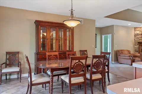 Dining - 6505 Telstar Rd, Riverton, IL 62561 photo 1 of 4