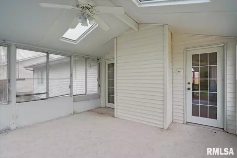 114 W Sherry Dr, Springfield, IL 62703 photo 18