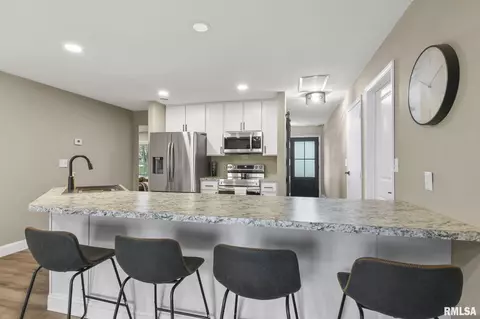 Kitchen - 7808 Hunt Rd, Springfield, IL 62712 photo 5 of 6