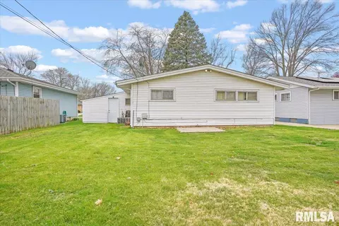 Exterior - 2106 N 23rd St, Springfield, IL 62702 photo 8 of 8
