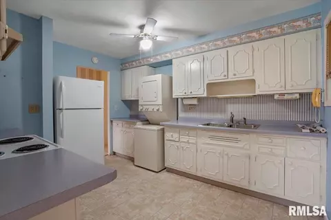 Kitchen - 2106 N 23rd St, Springfield, IL 62702 photo 1 of 4