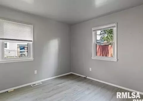 800 S 23rd St, Springfield, IL 62703 photo 9