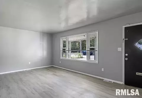 800 S 23rd St, Springfield, IL 62703 photo 2