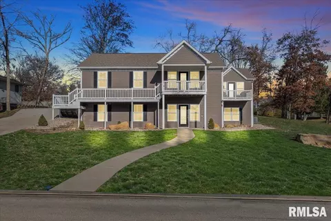 110 Ivy Glen Dr, Chatham, IL 62629