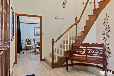 1716 Bent Oak Dr, Springfield, IL 62704 photo 2