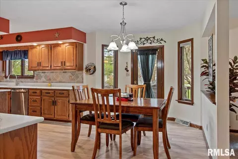 1716 Bent Oak Dr, Springfield, IL 62704 photo 13
