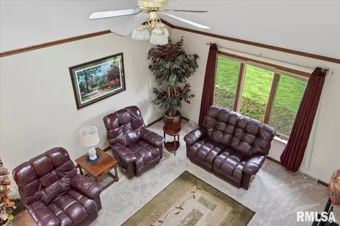 1716 Bent Oak Dr, Springfield, IL 62704 photo 8