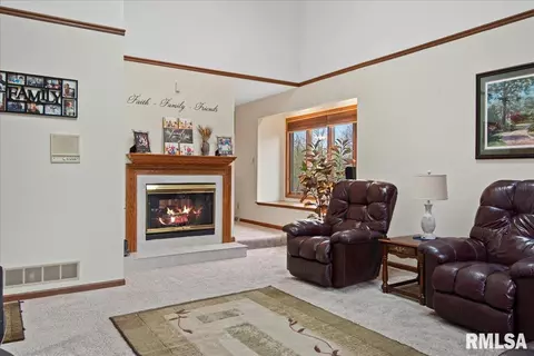 1716 Bent Oak Dr, Springfield, IL 62704 photo 7