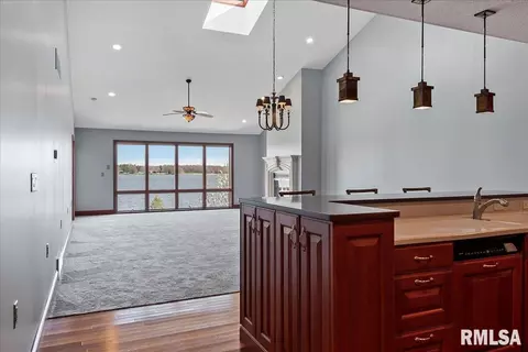 317 Harbor Pointe Pl, Springfield, IL 62712 photo 7