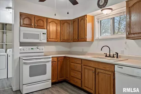 2544 Holmes Ave, Springfield, IL 62704 photo 11