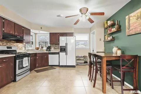 2328 Queensway Rd, Springfield, IL 62703 photo 11