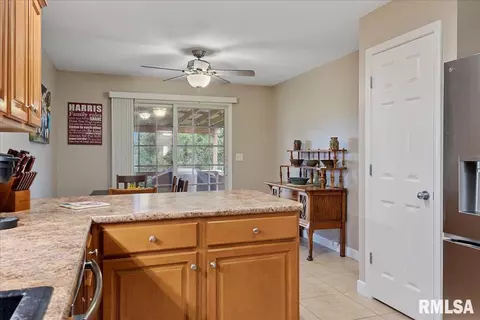 5402 Biltmore Dr, Springfield, IL 62711 photo 9