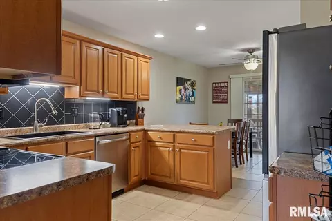 5402 Biltmore Dr, Springfield, IL 62711 photo 8