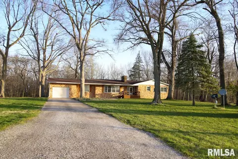 1658 Wolf Rd, Chapin, IL 62628