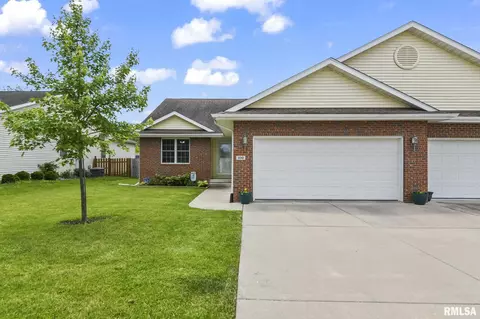 100 Sunkist Dr, Sherman, IL 62684