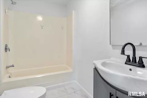 1436 N 8th St, Springfield, IL 62702 photo 16