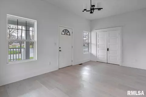 1436 N 8th St, Springfield, IL 62702 photo 6